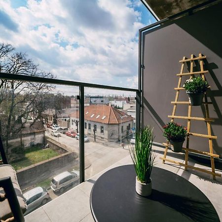 Luxury Apartment W. City Views In Kosice Old Town Extérieur photo