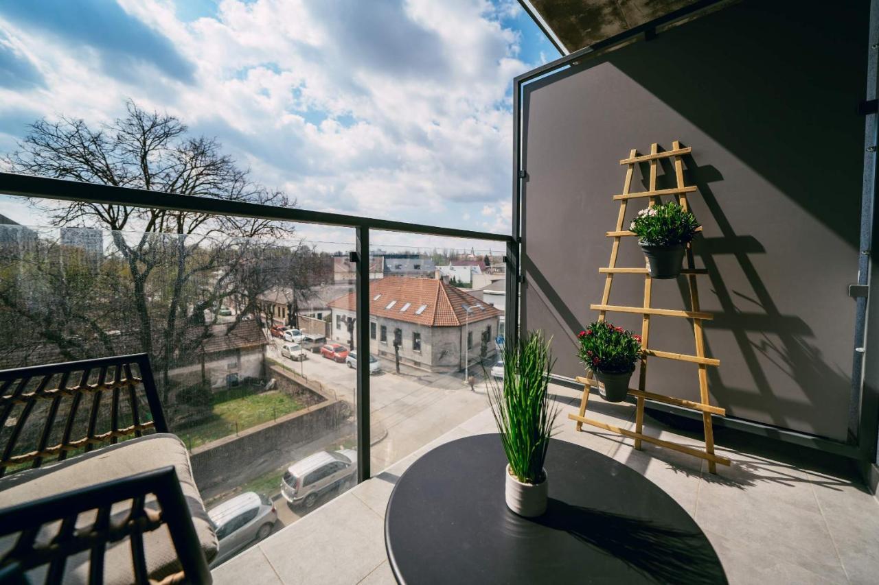 Luxury Apartment W. City Views In Kosice Old Town Extérieur photo